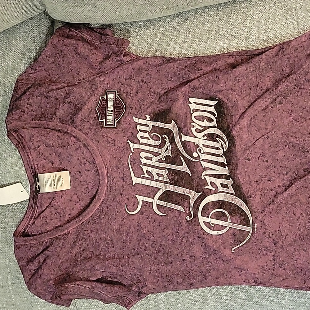 Harley-Davidson purple t-shirt, size M.